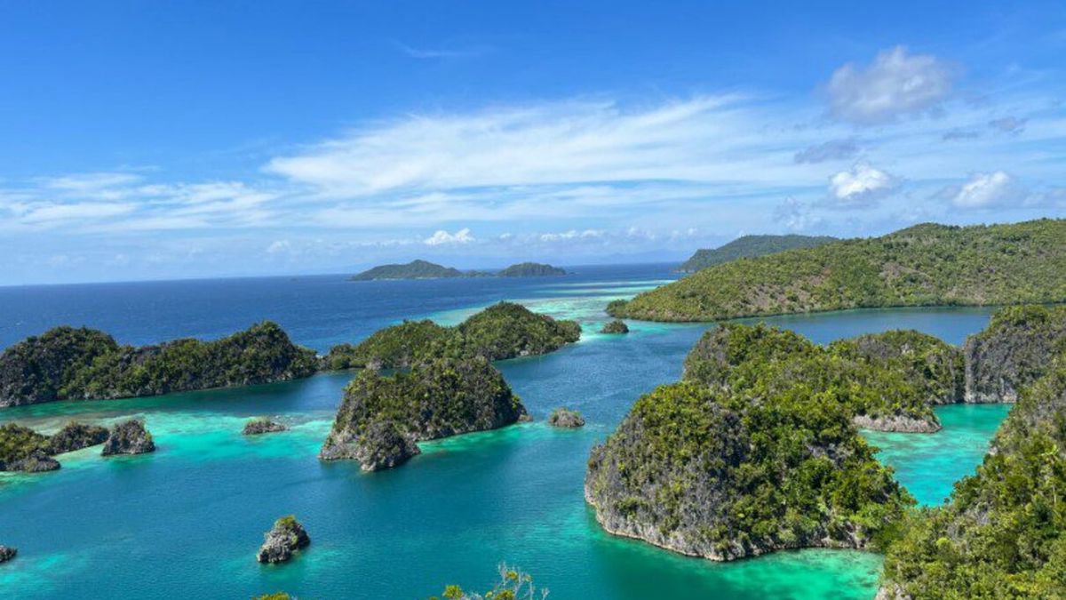 Pantai Wisanggeni: A Hidden Paradise on Cilacap's Shores